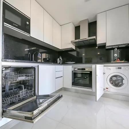 Beautiful Apartment, Close To The Beach! דירה