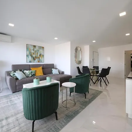 Beautiful Apartment, Close To The Beach! * נאזרה