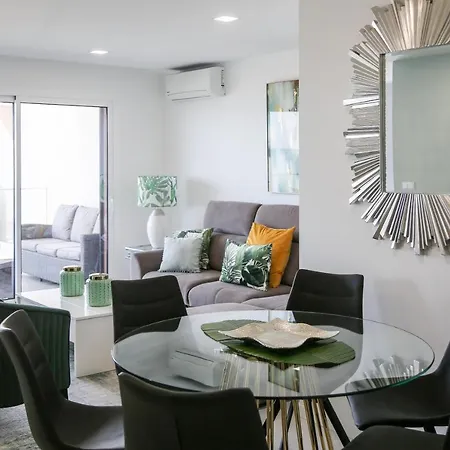 Beautiful Apartment, Close To The Beach! דירה *