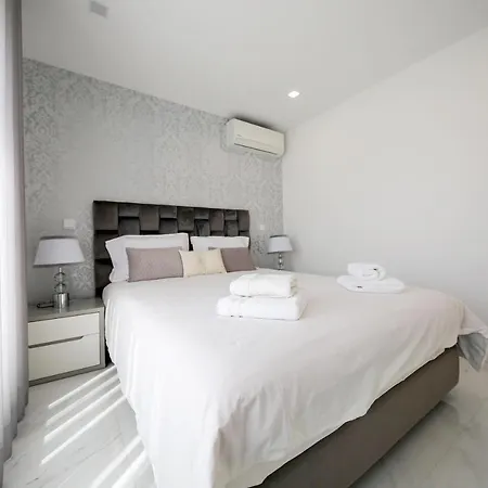 Beautiful Apartment, Close To The Beach! נאזרה